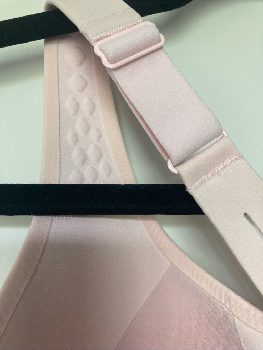 lululemon airsupport bra Light Pink High Support Cross-Back Sports Bra 34D - Picture 5 of 6